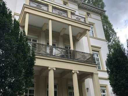 Außergewöhnliche 135 m² in sanierter Villa mit Dachterrasse 360°Blick , off. Kamin, Priegerpromenade