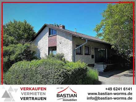 Das eine hat’s, das andere nicht: EFH mit Bauplatzreserve - Garten - 2 Gge. - Ortsrandlage Monsheim!