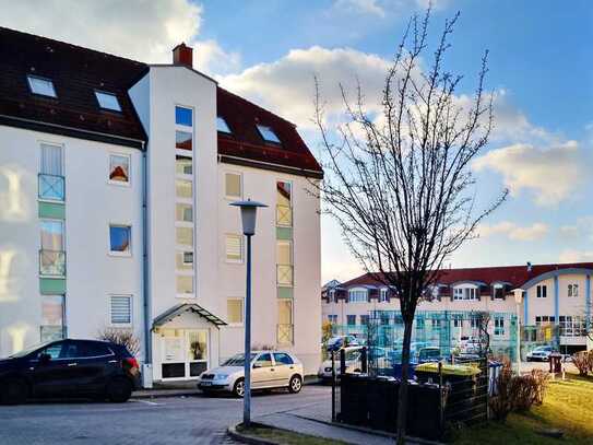 Hell - Balkon - Wanne - Abstellraum - Pkw-Stellplatz - 2 Zimmer Wohnung Freiberg mieten