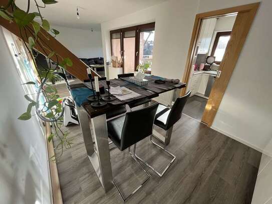 Exklusive, modernisierte 3-Raum-Maisonette-Wohnung mit geh. Innenausstattung mit EBK in Weinsberg