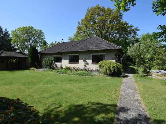 Gepflegter Winkelbungalow auf einem großzügigen Grundstück in toller Lage am Selker Noor