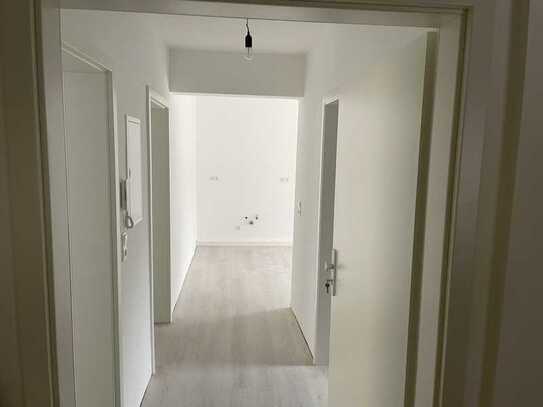 Stilvolle 2-Zimmer-Erdgeschosswohnung mit gehobenem Badezimmer und Balkon in Worms-Hochheim