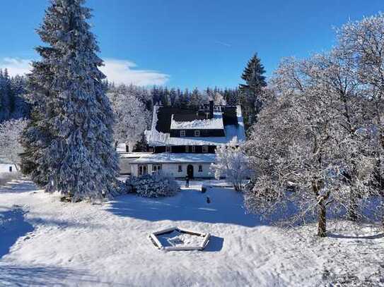 Idyllisch gelegene Villa in top Zustand auf herrlichem Grundstück (6.540 m²) in Eibenstock