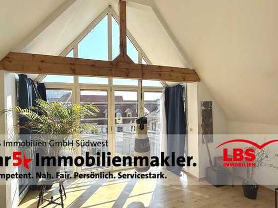 Wohnen im Herzen von Durlach: Charmante 3 Zimmer Dachgeschosswohnung mit Balkon