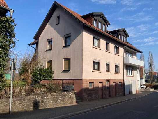 Mehrfamilienhaus mit 3 Wohneinheiten und Schuppen