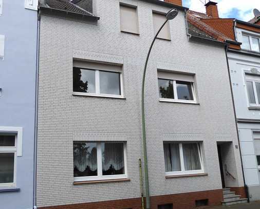 Festpreis! Leerstehendes 3-Familienwohnhaus für individuelle Bedürfnisse!