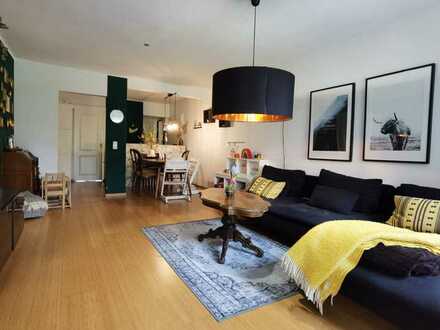 Stilvolle teilmöblierte 3-Zi Wohnung mit großer Terrasse und Einbauküche in Stuttgart