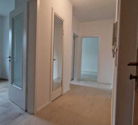 Schöne 3-Zimmer-Hochparterre-Wohnung mit gehobener Innenausstattung mit Balkon in Pirna