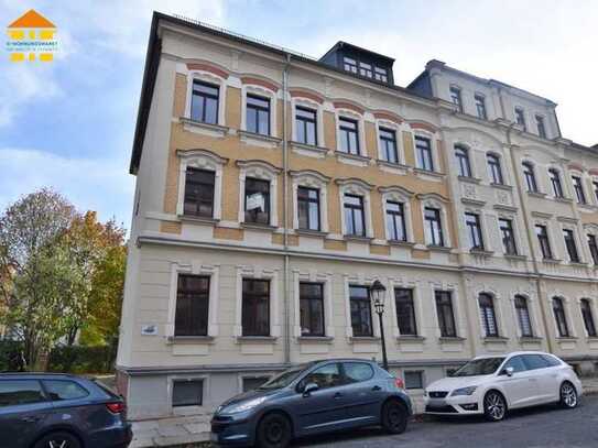 Helle 2-Raum-Wohnung mit Einbauküche und Balkon!