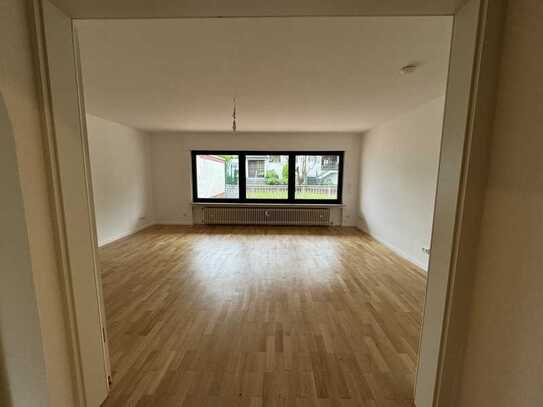 Frisch renovierte 3-Zimmer-Wohnung in Oberrad – Terrasse, Garage & Top-Ausstattung