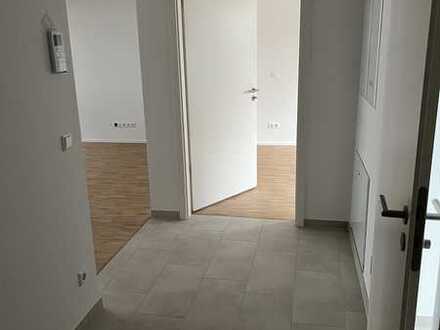 NEUBAU ERSTBEZUG 2-Zimmer-Wohnung mit gehobener Innenausstattung in Karlsruhe