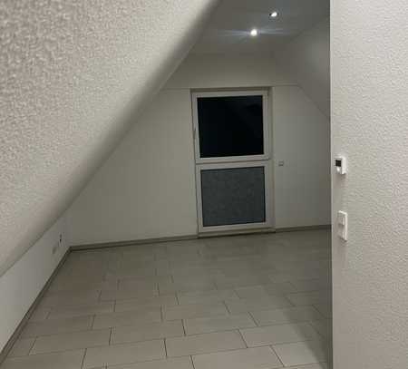 Stilvolle 2-Raum-Dachgeschosswohnung in Leverkusen