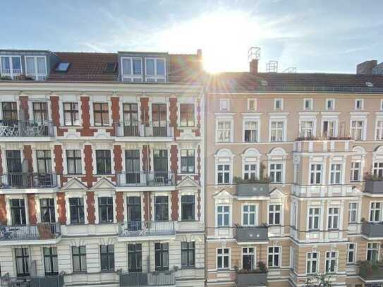 Traumhafte, neu möblierte 2,5 Zimmer Wohnung mit Balkon in Friedrichshain