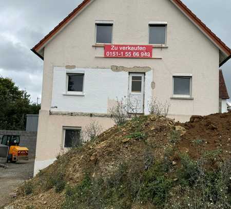 Freistendes Einfamilienhaus im Rohbau mit Garage auf 960qm