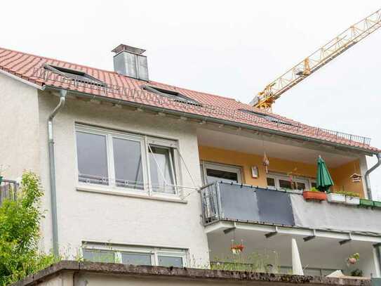 3-4 Zi.-Wohnung mit großem Süd Balkon – Garage und Gartenanteil in toller Lage von S-Botnang