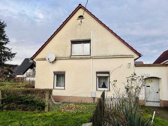 Einfamilienhaus mit viel Nebengelass zum entwickeln