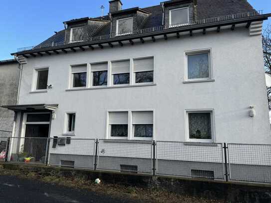 2-3 Familienhaus mit Garten und Fernblick, freigestellt oder vermietet, teilsaniert, bezugsfertig