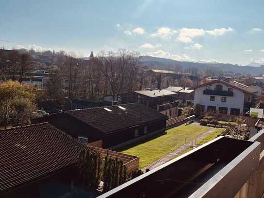 Wohnung in Toplage: 4-Zimmer-Wohnung mit großer Terrasse und fantastischer Aussicht in Miesbach