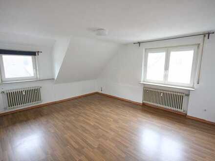 Helle 2-Zimmer-Wohnung mit Garage