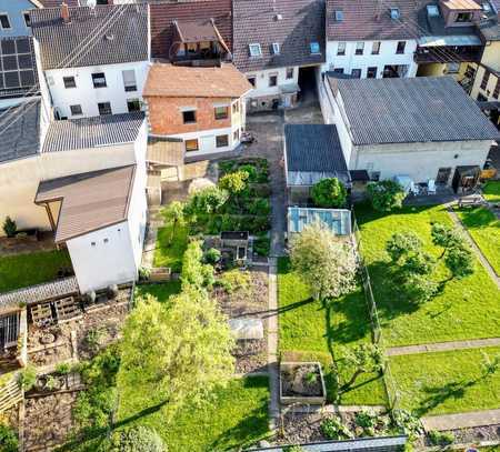 Haushälfte mit Maisonette Wohnung, großer Garten und Gewerbe **OHNE PROVISION**