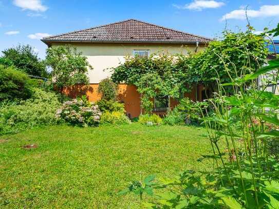 Einfamilienhaus mit vermieteter Einliegerwohnung auf tollem Grundstück in Wiesloch-Baiertal
