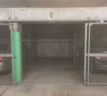 Tiefgaragenbox abschliessbar . Ideal für Oldtimer. Breite 2,45m*Länge 5,10m*Höhe 2,08m