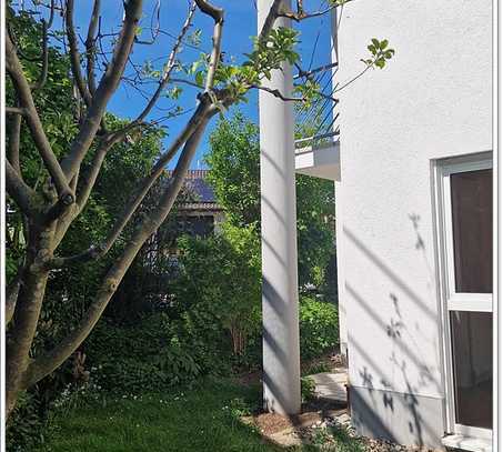 2-Zimmer-Terrassenwohnung mit Garten und 2 Pkw Außen Stellplätze- in ruhiger Lage – zu verkaufen