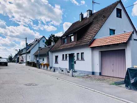 71272 R-Malmsheim: Großzügiges 2-Generationen-Haus, ruhig, hell, Aussicht, Balkon, Garten, Garage