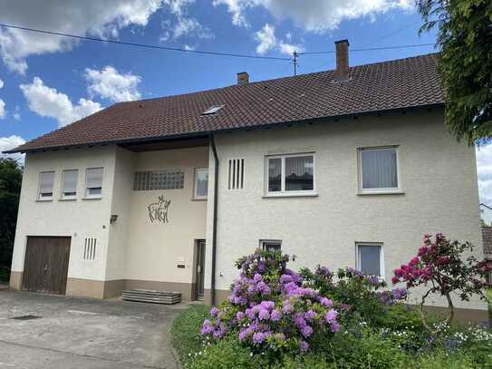 Einfamilienhaus mit großen Grundstück