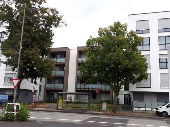 Geschmackvolle 1-Raum-Wohnung mit gehobener Innenausstattung mit Balkon und Einbauküche in Marburg