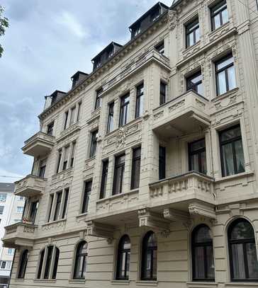 Wunderschöne 4 Zimmer Stilaltbauwohnung in top Lage von Wiesbaden *zum 01.12.2024 beziehbar*