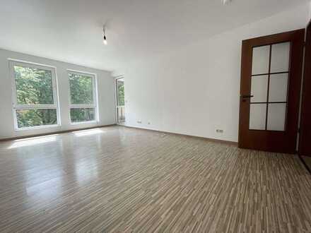 *** Bezugsfreie 4 Zi. ETW mit Aufzug + Balkon (südliche Ausrichtung) in ruhiger Nebenstraße ***