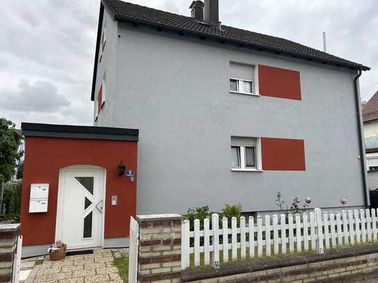 Modernisiertes Zweifamilienhaus in zentraler Lage von privat ohne Provision