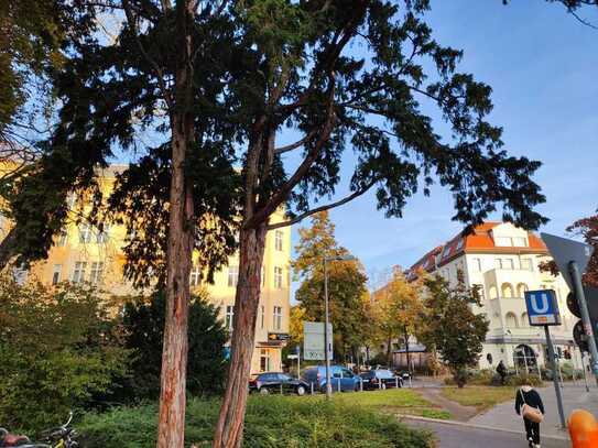 AM U-BAHNHOF- FRIEDRICH -WILHELM-PLATZ - IHR NEUER LADEN