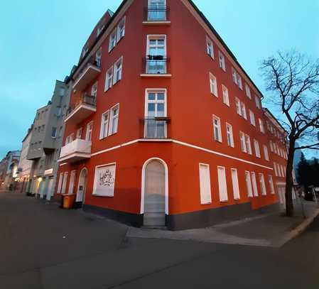 Helle und geräumige 2-Zimmer Wohnung in Lichtenberg zu vermieten!