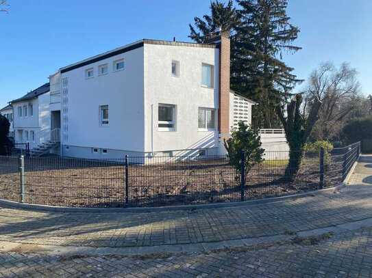 Günstiges 5-Zimmer-Einfamilienhaus mit EBK in Wiesbaden Bierstadt