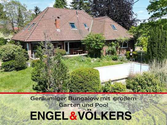 Geräumiger Bungalow mit großem Garten und Pool