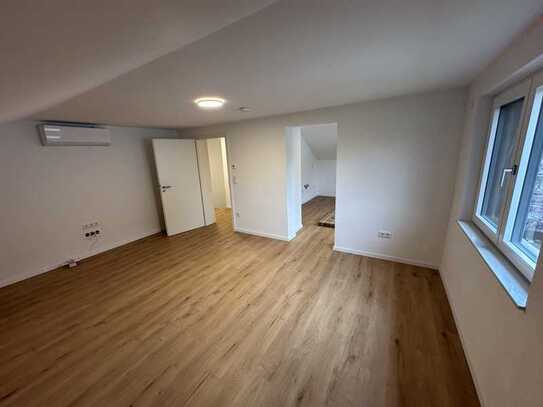 Moderne 3-Zimmer-Dachgeschosswohnung in St. Ilgen zu vermieten