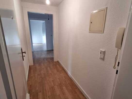 Schöne gepflegte 4,5-Zimmer Wohnung, Bad mit Fenster, eig. Gartenanteil in Homberg am Park