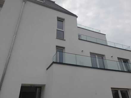 Geschmackvolle 2-Raum-Wohnung mit Balkon und Einbauküche in Ingolstadt
