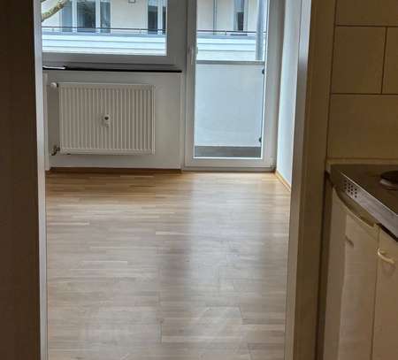 Schöne 1-Zimmer Wohnung mit Balkon - ab sofort frei