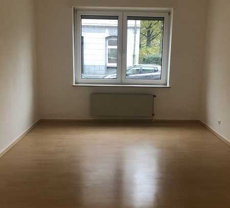 Schöne, renovierte 1 Zimmer-Wohnung in ruhiger Lage zu vermieten!!!