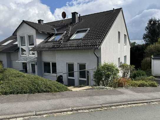 Schöne 2-Zimmer-Souterrain-Wohnung mit Terrasse und Einbauküche sowie Wintergarten in Valbert