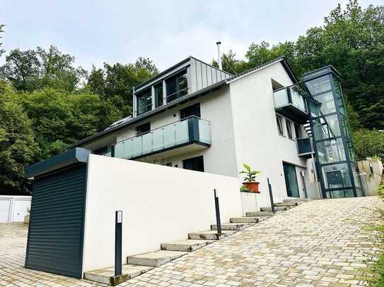 Wunderschöne Erdgeschosswohnung in gesuchter Höhenlage mit Panoramablick und hochwertigem Interieur