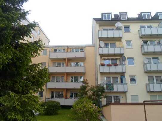 Erstbezug nach Komplettsanierung : Schönes Apartment mit Balkon in München, Milbertshofen