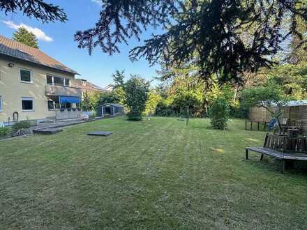 Modernisierte, helle, 4-Zimmer-Wohnung mit EBK, Südbalkon und Gemeinschaftsgarten