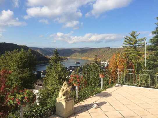 Moderner Bungalow mit 3 Terrassen, Doppelgarage und traumhaftem Blick über den Rhein zum Kauf