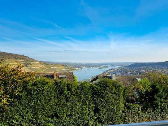 Oberste Hanglage mit Weitblick und Waldzugang: Repräsentatives freistehendes EFH