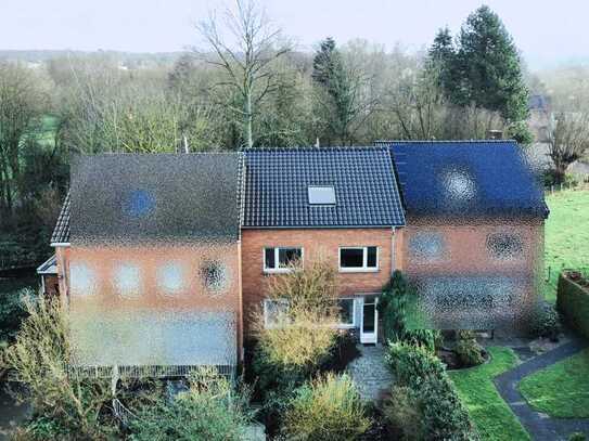 Familienglück in Bergisch Gladbach - Hand