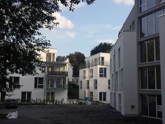 Im Grünen gelegene, helle Wohnung, mit schöner Terrasse, Stellplatz möglich